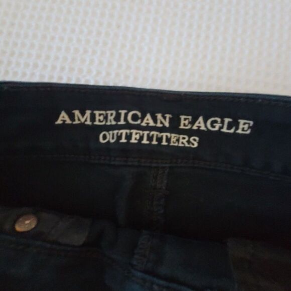American Eagle size 2 Hi-rise distressed Black Stretch 2" Shortie denim shorts - Picture 7 of 12